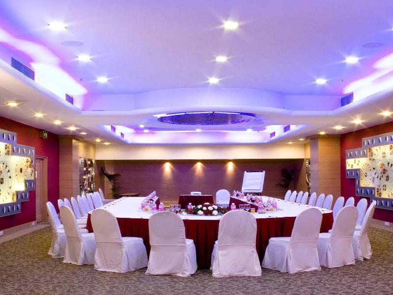 Le Meridien بنغالور المظهر الخارجي الصورة